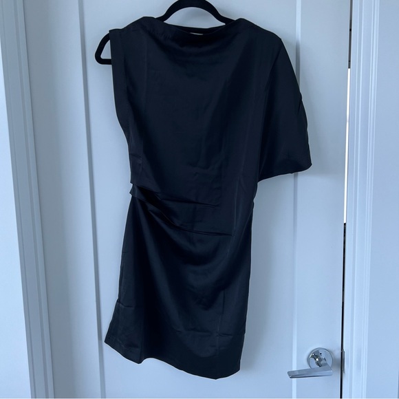 Oak & Fort ASYMMETRICAL BAT SLEEVE MINI DRESS. NWT - Picture 4 of 10